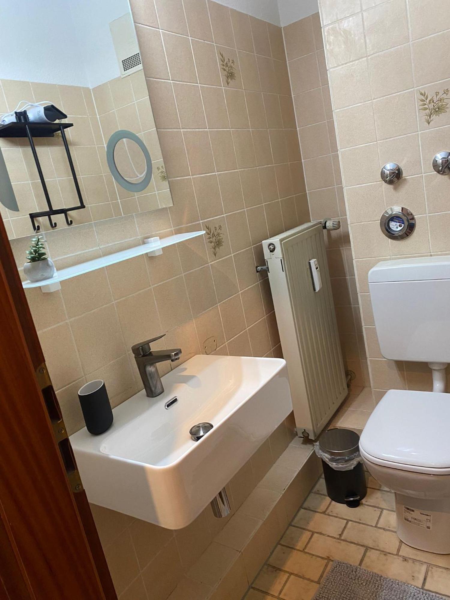 Charmante 1 Zimmerwohnung Mit Stellplatz Wurtzbourg Extérieur photo
